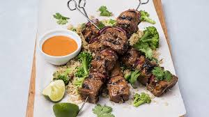 4 entrée froides au choix + 2 brochettes kafta et poulet